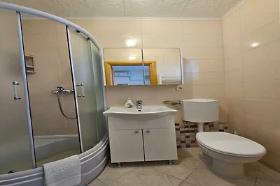 Appartamento con 2 camere da letto a Tribunj