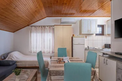 Studio apartment Iva - Studio Apartment