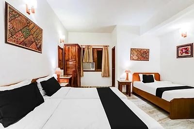 Hotel O Sansarchandra Road Luna Rosa