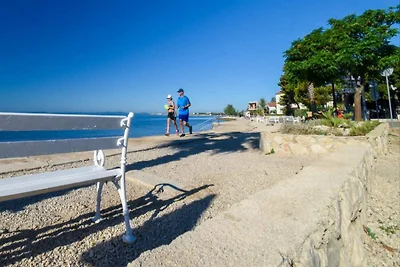 Apartment Kostanjevac with Terrace and Sea...