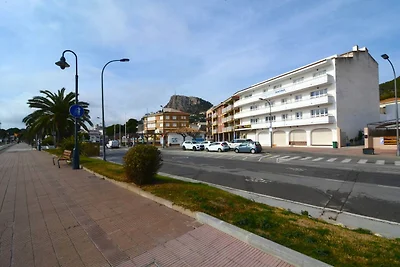 Wohnung in Estartit mit Meeresstrand