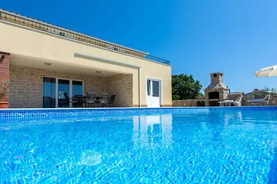 Villa in Krk mit Schwimmbecken
