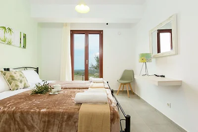Villa in Arkadi mit Pool und Liegest�hlen