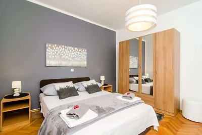 Apartment Eulalija- One-Bedroom Apartment wit...