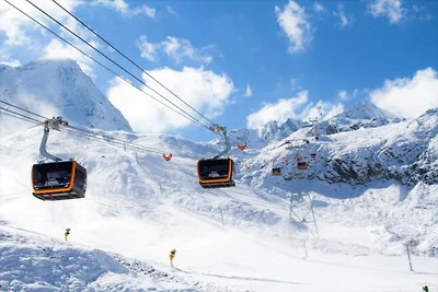 Apartamento vacacional en Stubai con balcón.