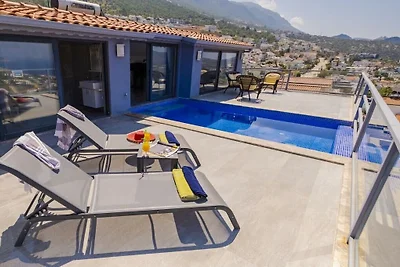 Villa in Kalkan mit Schwimmbecken