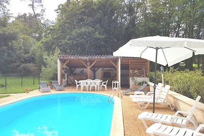 Moderna casa vacanze con piscina