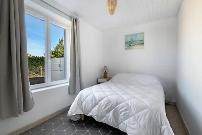 Huis vlakbij La Prée Beach met uitzicht op...