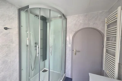 Steinhaus nahe Rosa Granitküste