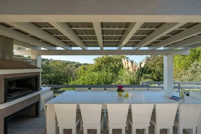 Villa in Premantura met zwembad