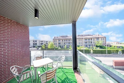 Schicke Wohnung mit 2 Schwimmbädern, Garten