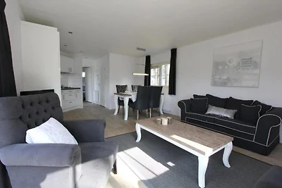 Chalet mit Terrasse in Seenähe
