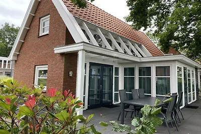 Villa in Hulshorst mit Terrasse