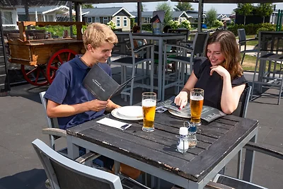 Mooi chalet met ac en sloep