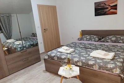 Apartments Tomislav - Two Bedroom Apartment w...