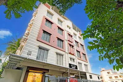 Super Townhouse Kaikhali vicino all'aeroporto