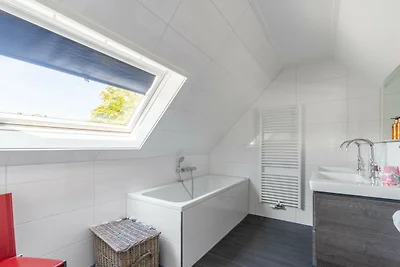 Charmante Villa in der Nähe von Meer und Wald