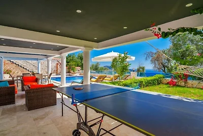 Villa in Kalkan mit Schwimmbecken