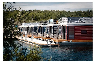 Hausboot in Mücheln mit Schwimmbecken