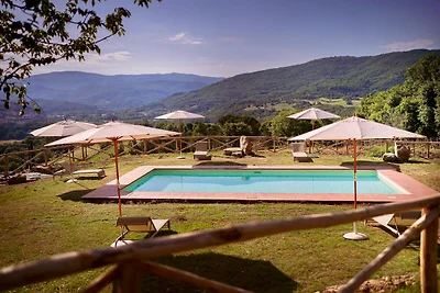 Villa in der Toskana mit Pool & Sportplatz