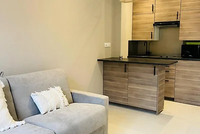 ROH234 / Studio PALAIS MIRAMAR