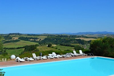 Appartamento con 2 piscine sulle colline di...