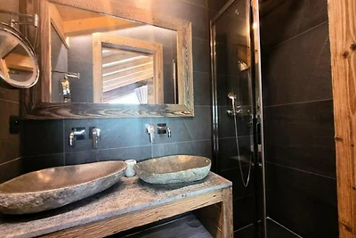 Chalet in Les Gets mit Pisten- und Seeblick