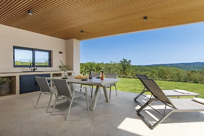Villa in Labin mit Schwimmbecken