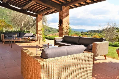 Schöne Villa in San Giovanni del Pantano mit...