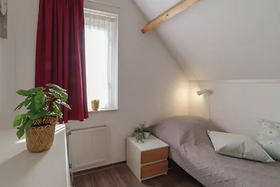 Geräumiges Ferienhaus mit Sauna in Strandnähe