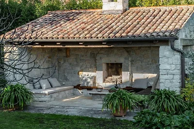 House 33 A Sveta Marina