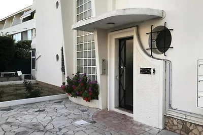 Designstudio mit Terrasse und Strand