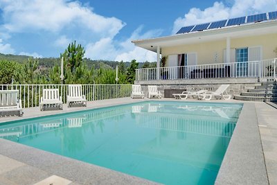 Upscale Villa in Penafiel with Swimming Pool ...