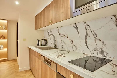 Neue Wohnung im Herzen von Paris für 4...