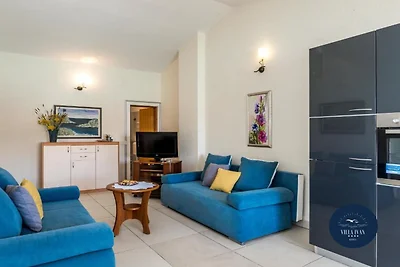 Villa Ivan apartment with terrace and sea vie...