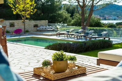 Villa Barotul con piscina
