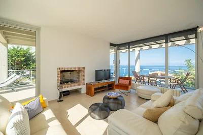 Beautiful villa near Illa Mateua beach