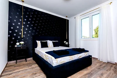 Rustykalna kamienna willa z basenem i ogrodem