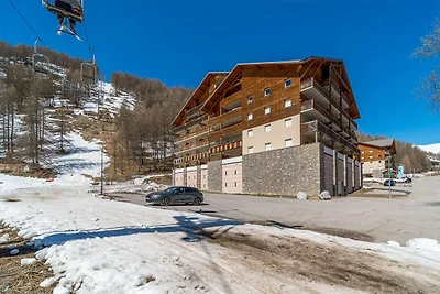 Appartement in Allos met zwembad en balkon