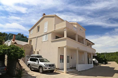 Casa vacanze di charme con piscina a Čara