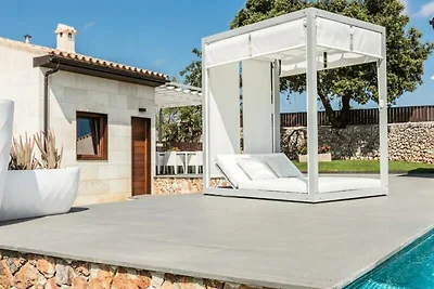 Villa in der Nähe von Muro mit Wasserfallpool