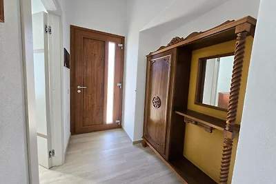 Freistehende Villa mit Garten und Klimaanlage