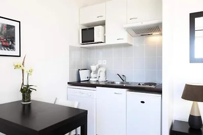 Wohnung nahe Aeroscopia mit Pool