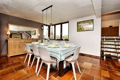 Ferienhaus in Virton mit Schwimmbad