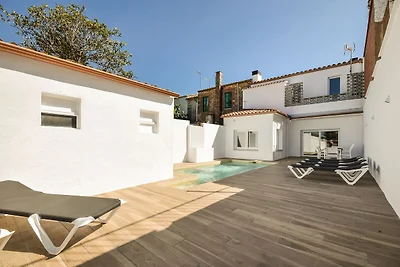 Modernes Ferienhaus mit privatem Pool