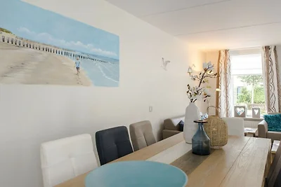 Ferienhaus in Nes mit Schwimmbecken