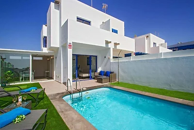 Casa di charme con piscina e vista sul mare