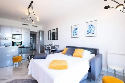 Apartment in Cannes mit Meerblick und Garten