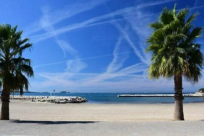 Apartment in Sanary in Strandnähe