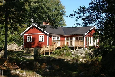 Casa de vacaciones en Kyrkhult con piscina.